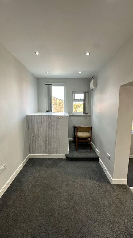 Property photo 1 of 3