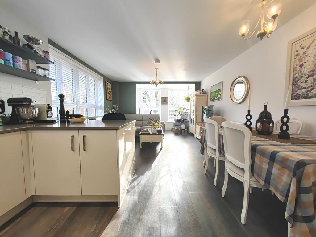 Property photo 3 of 15 1000003926.Jpg