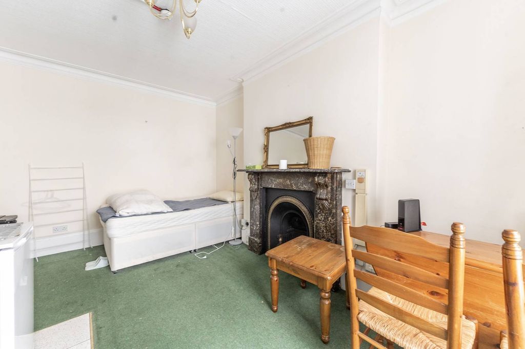 Property photo 3 of 4