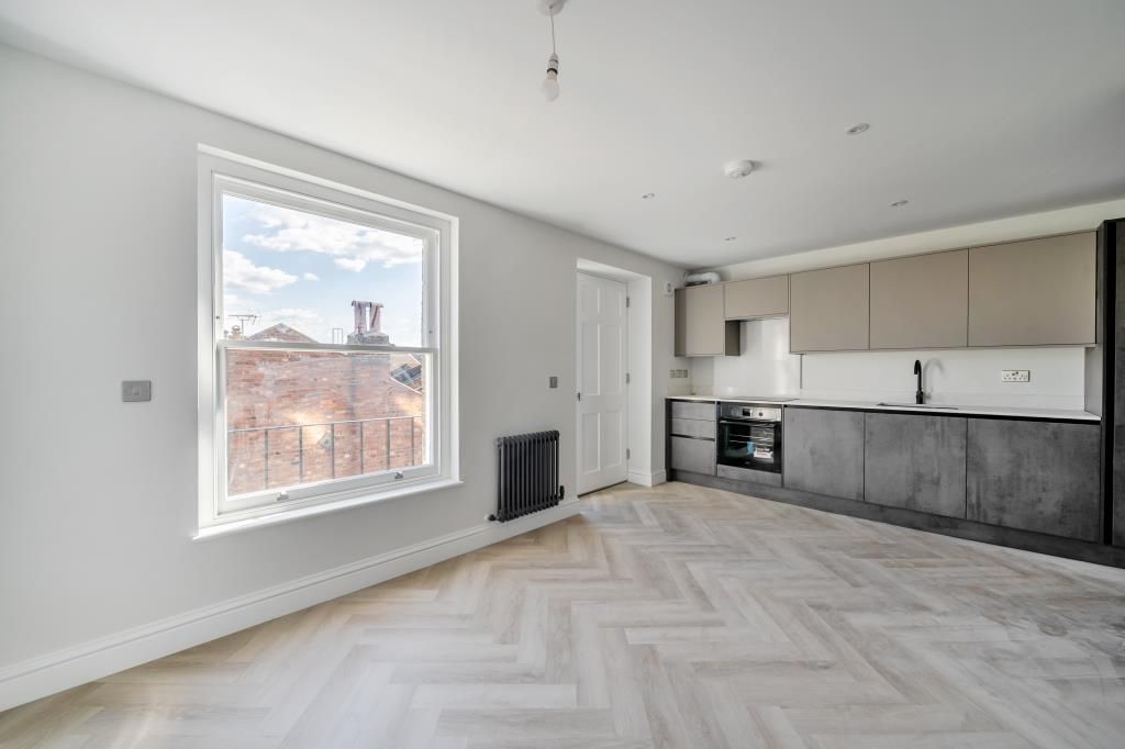 Property photo 2 of 17 Kitchen