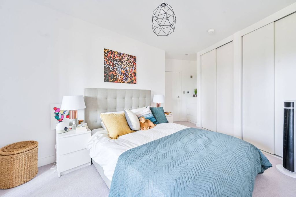 Property photo 3 of 12