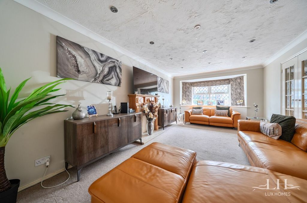 Property photo 3 of 21