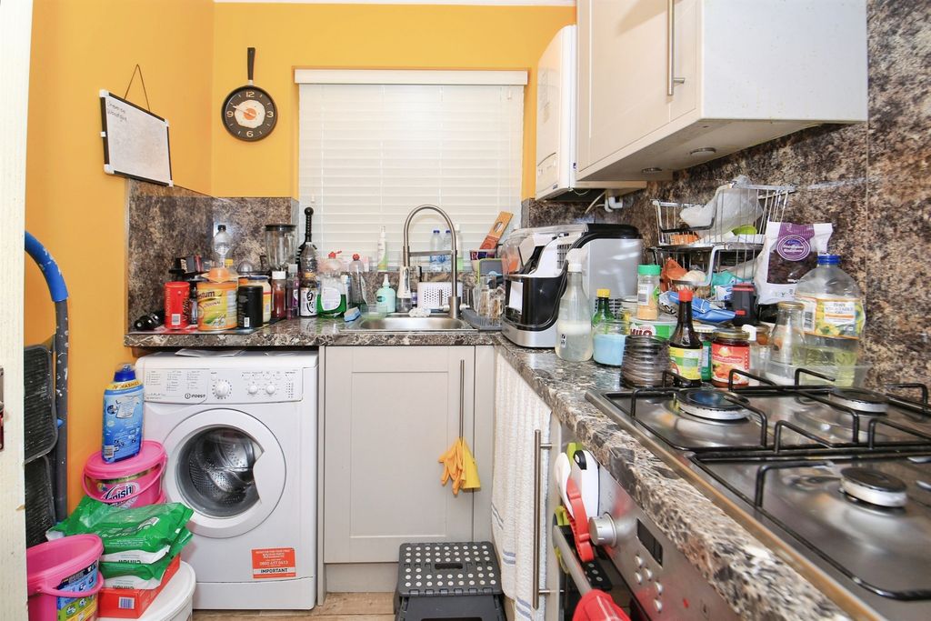 Property photo 3 of 11