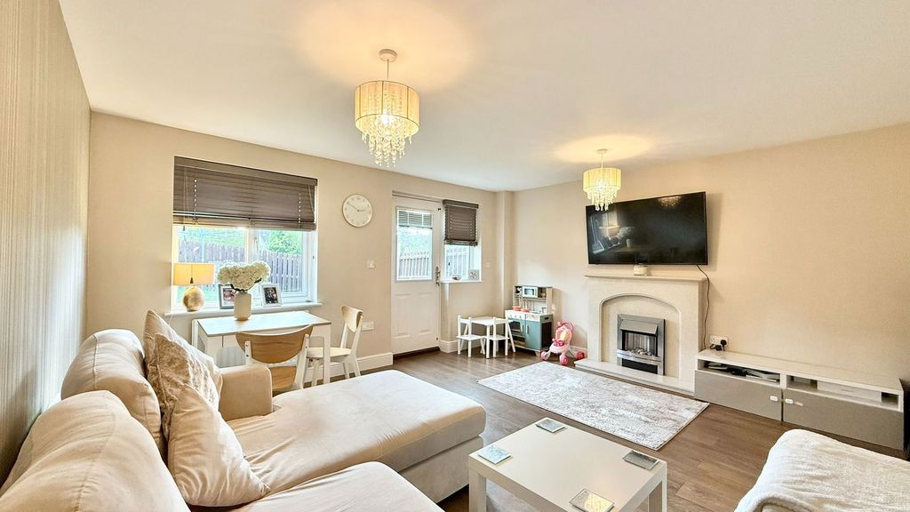 Property photo 3 of 17