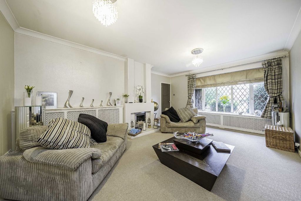 Property photo 3 of 8