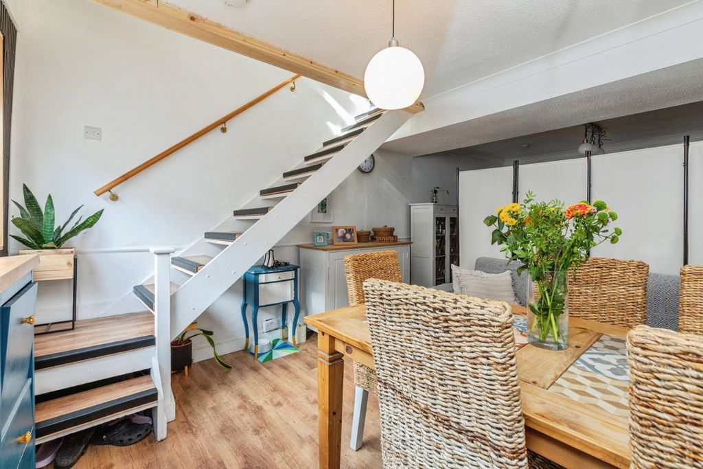 Property photo 3 of 15 Pbox-Img.Jpg