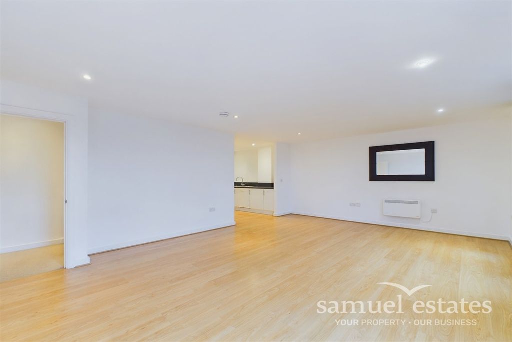 Property photo 3 of 11 Living Room