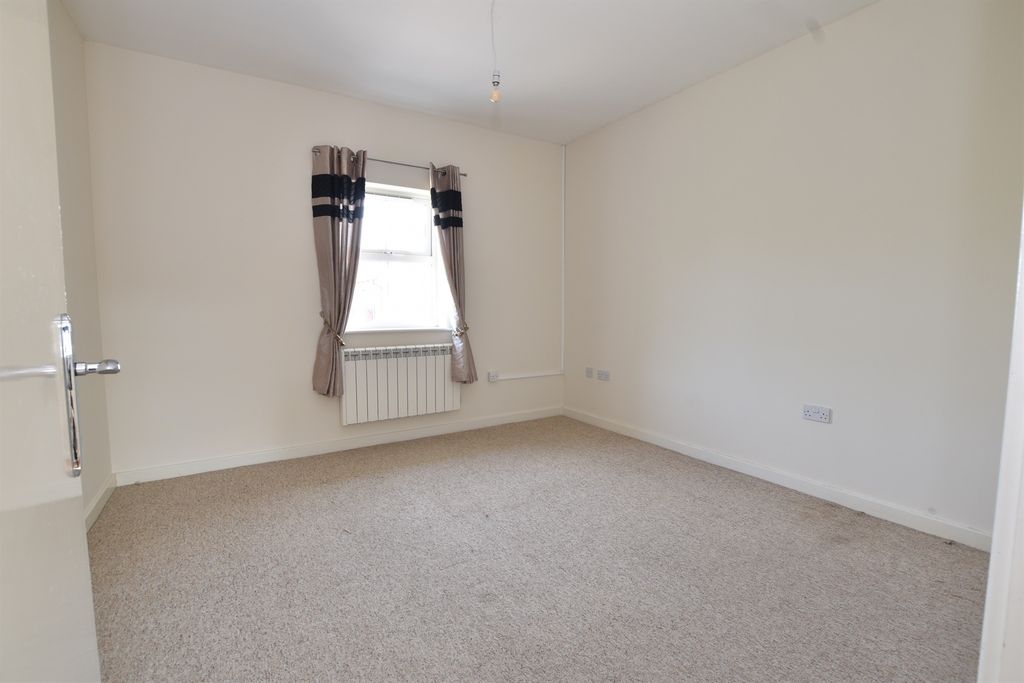 Additional image 7 of 2 bed flat for saleStanbridge Road, Leighton Buzzard LU7