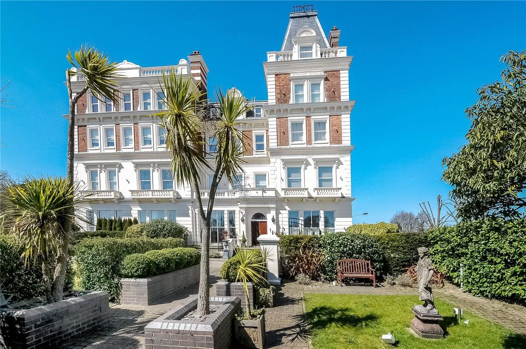 Property photo 1 of 9 External