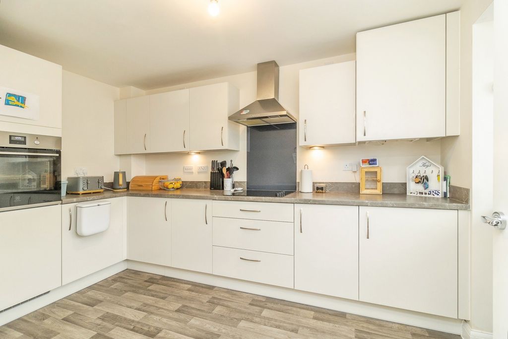 Property photo 2 of 20 Pbox-Img.Jpg