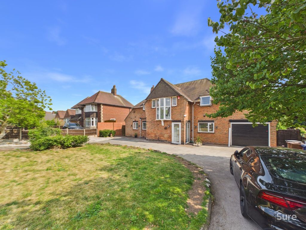 Property photo 2 of 37