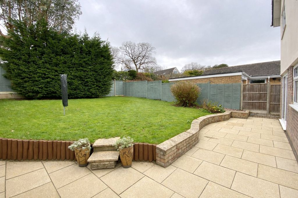 Property photo 3 of 28