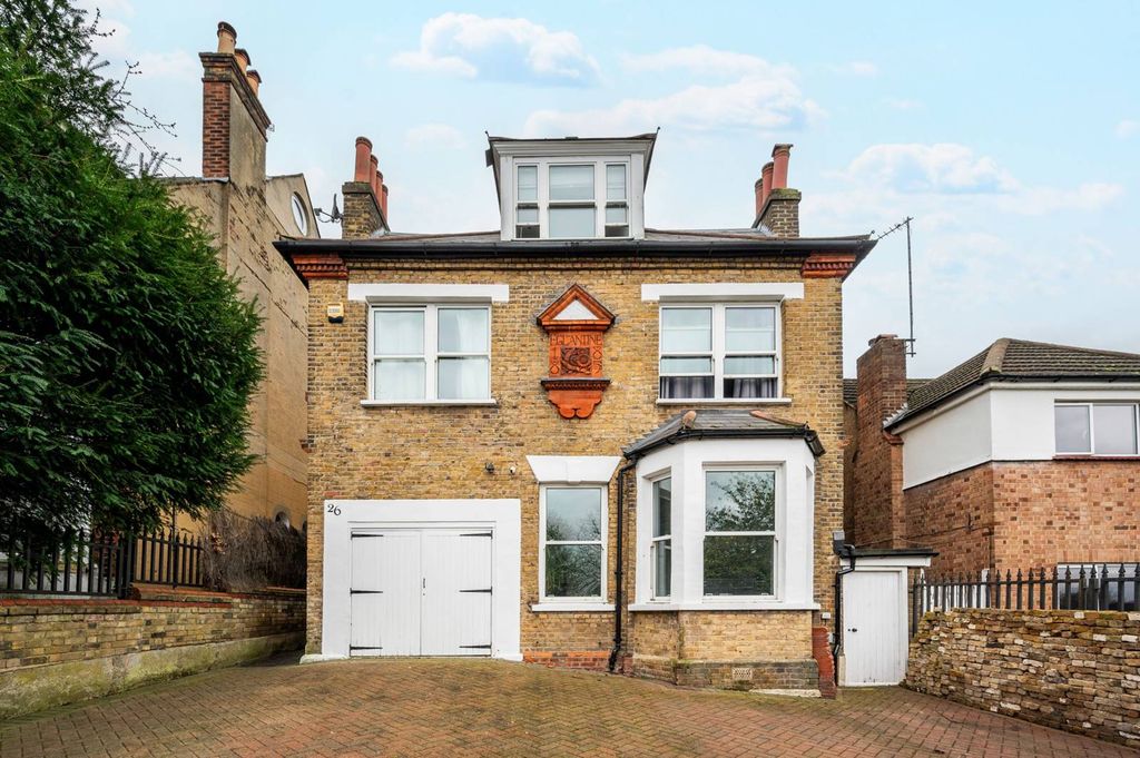 Property photo 3 of 12