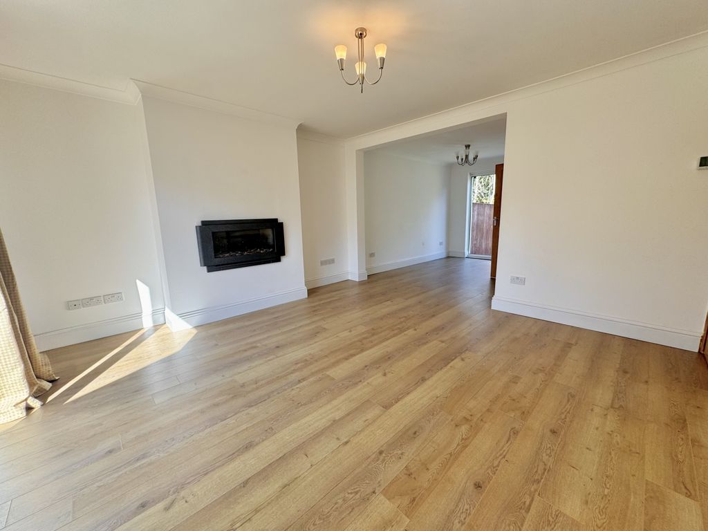 Property photo 3 of 17 Img_3198