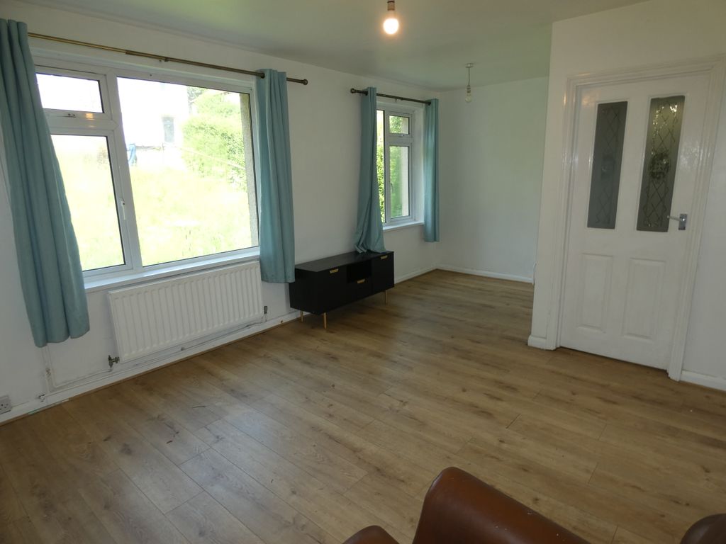 Property photo 2 of 10 Living Room