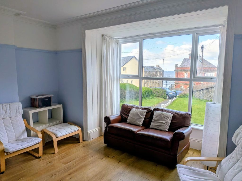 Property photo 3 of 12