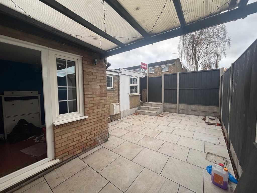 Property photo 2 of 11 Garden