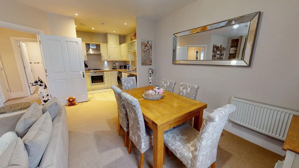 Property photo 2 of 17 Dining Room