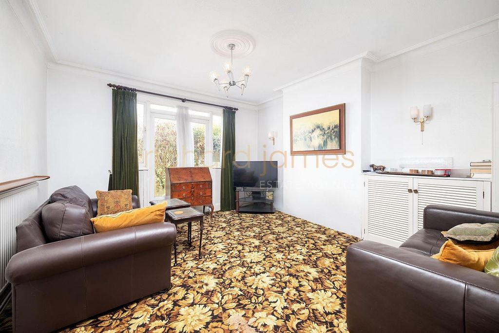 Property photo 2 of 15 W02.Jpg