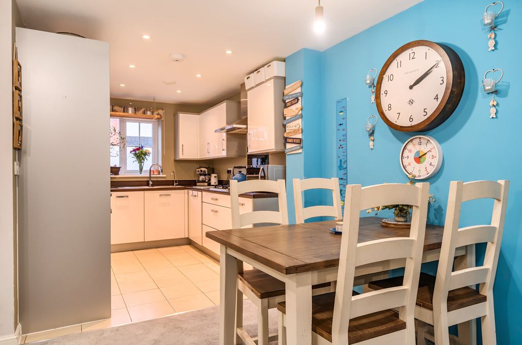 Property photo 3 of 15 1407062-22-69821A...