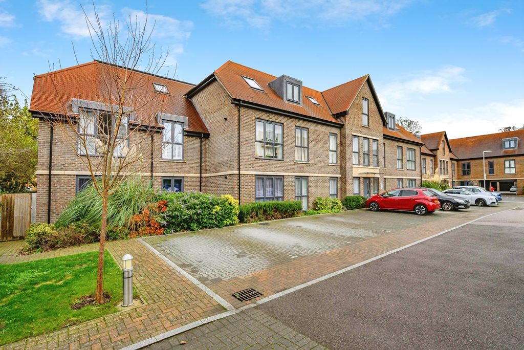 Property photo 1 of 11 Front