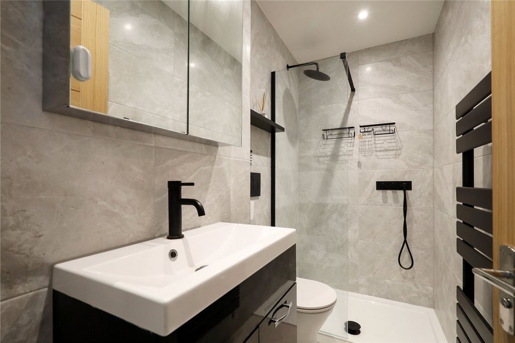 Property photo 3 of 12 Picture No. 10