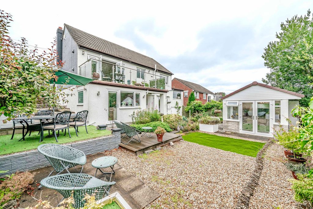 Property photo 2 of 54