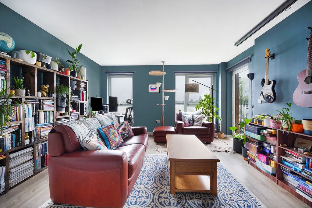 Property photo 2 of 18 A_E04889