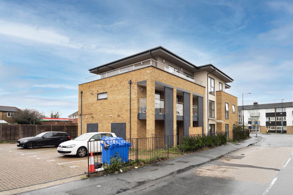 Property photo 3 of 11