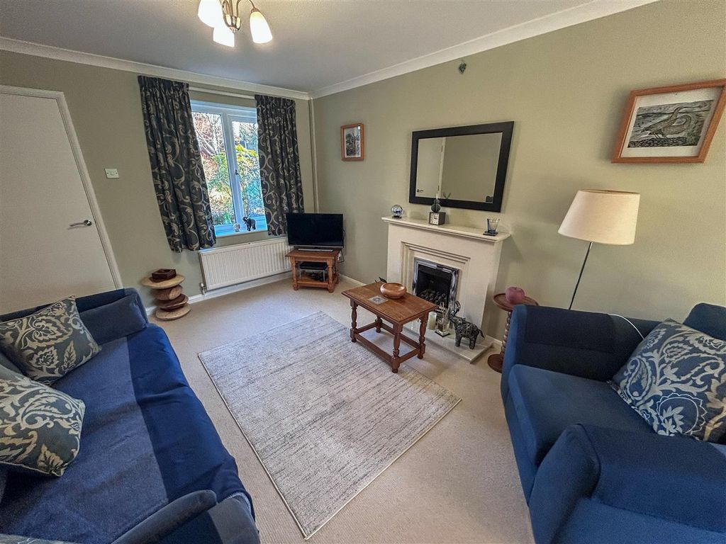 Property photo 3 of 17