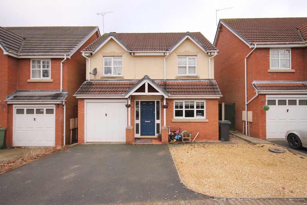 Property photo 1 of 10 Beautiful Detached Family Home In A Quiet Warndon Villages Cul-De-Sac