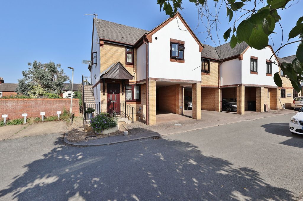 Property photo 1 of 20