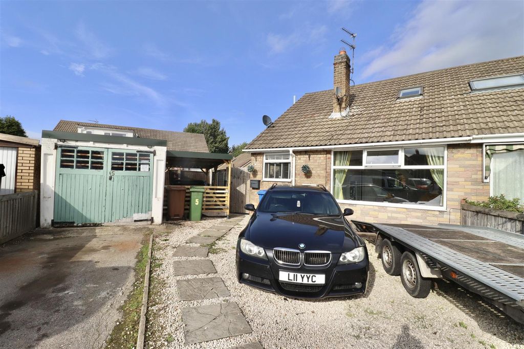 Property photo 1 of 15 Garage
