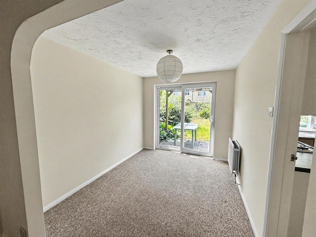 Property photo 3 of 14 Dining Room