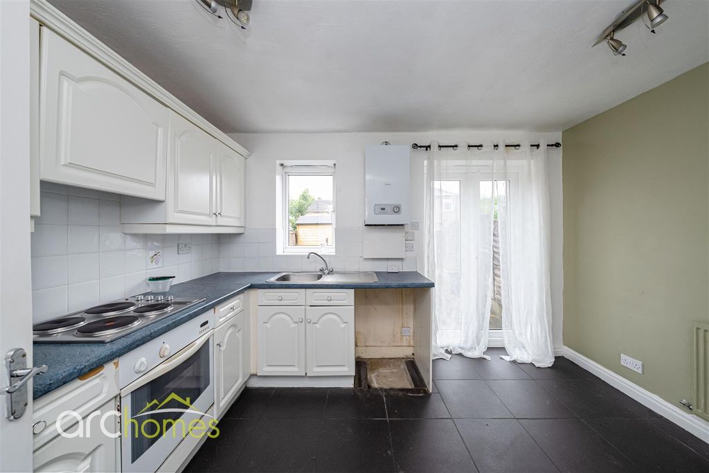 Property photo 3 of 14 Emlyn-3.Jpg