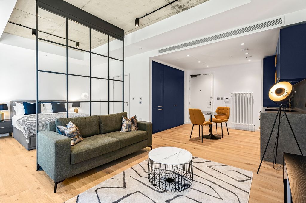 Property photo 2 of 20