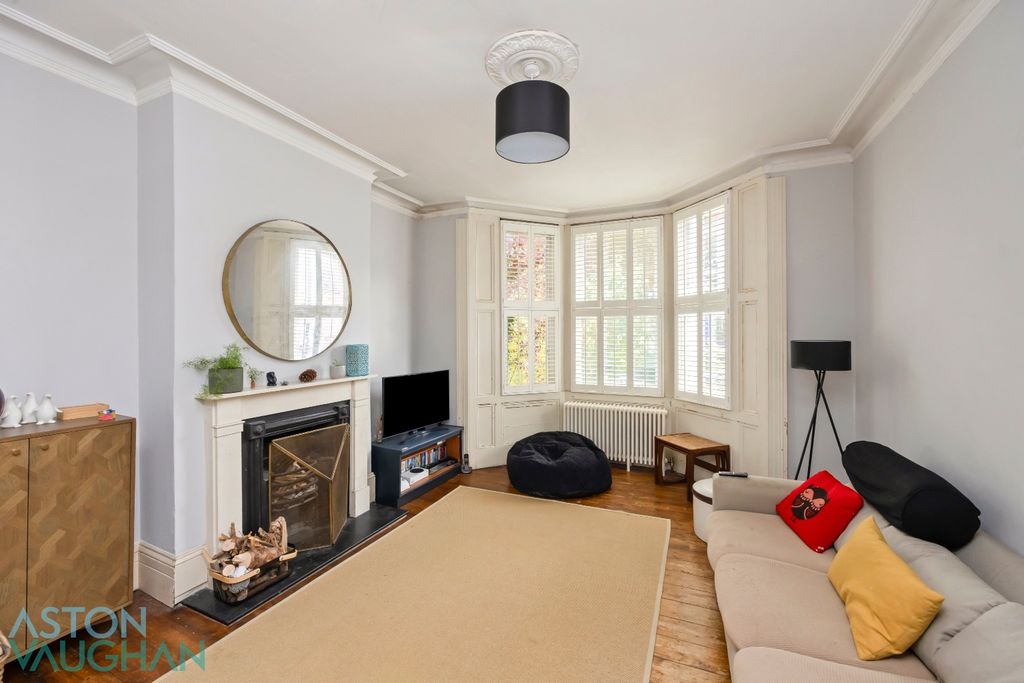 Property photo 3 of 38 4623983