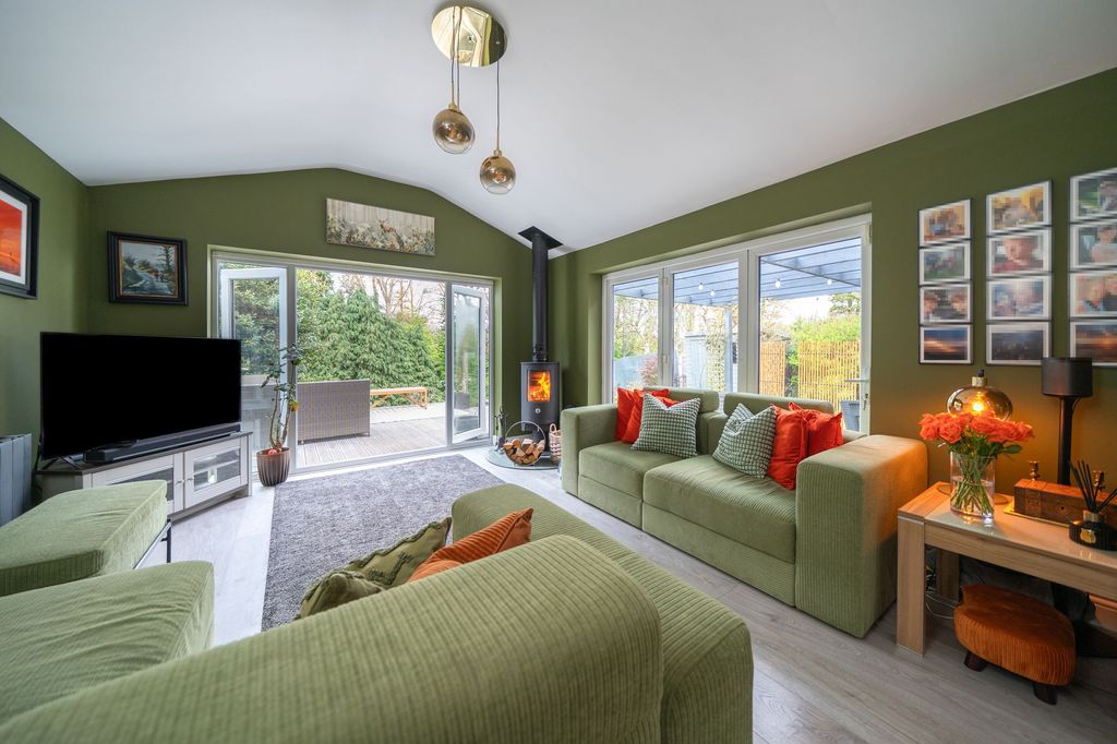 Property photo 3 of 31