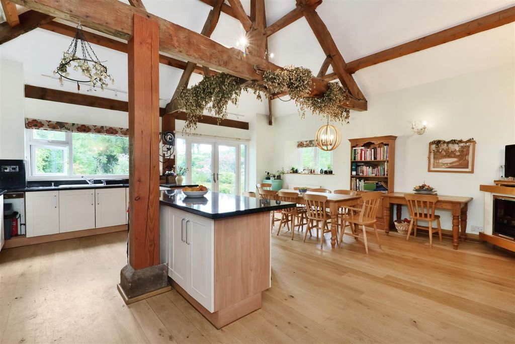 Property photo 3 of 36