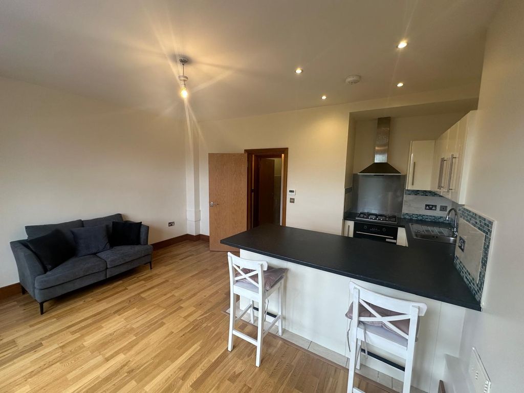 Property photo 1 of 10 Photo 2