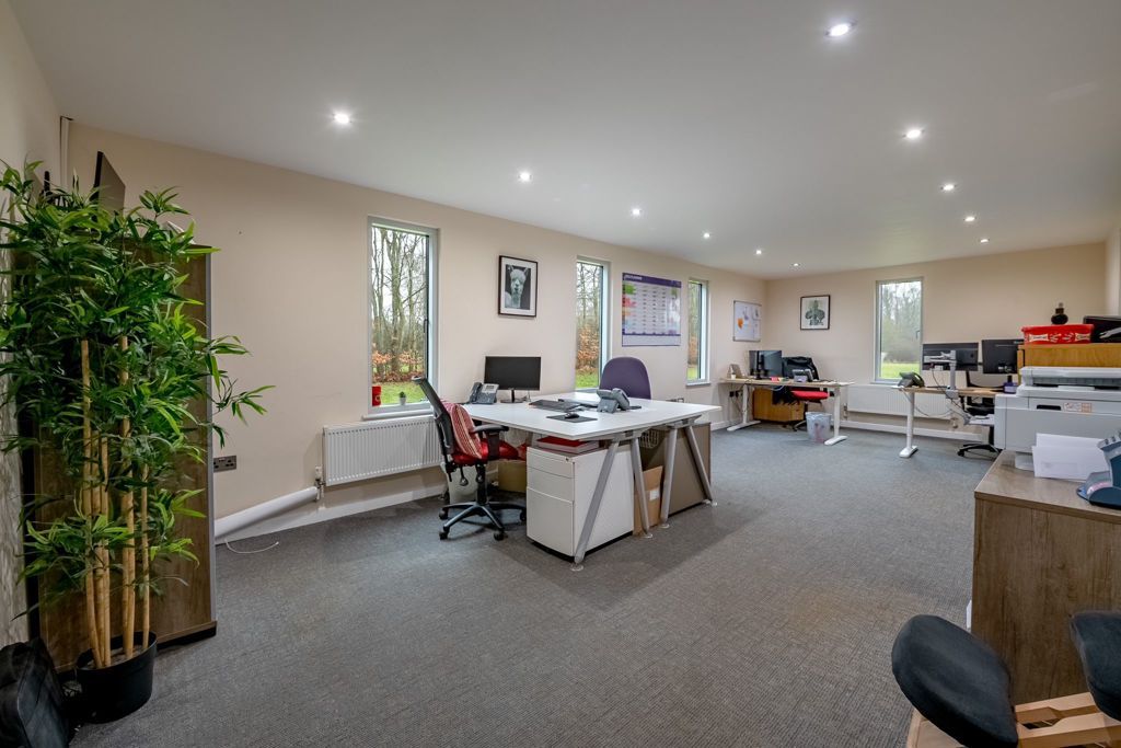 Property photo 3 of 12 Photo 8