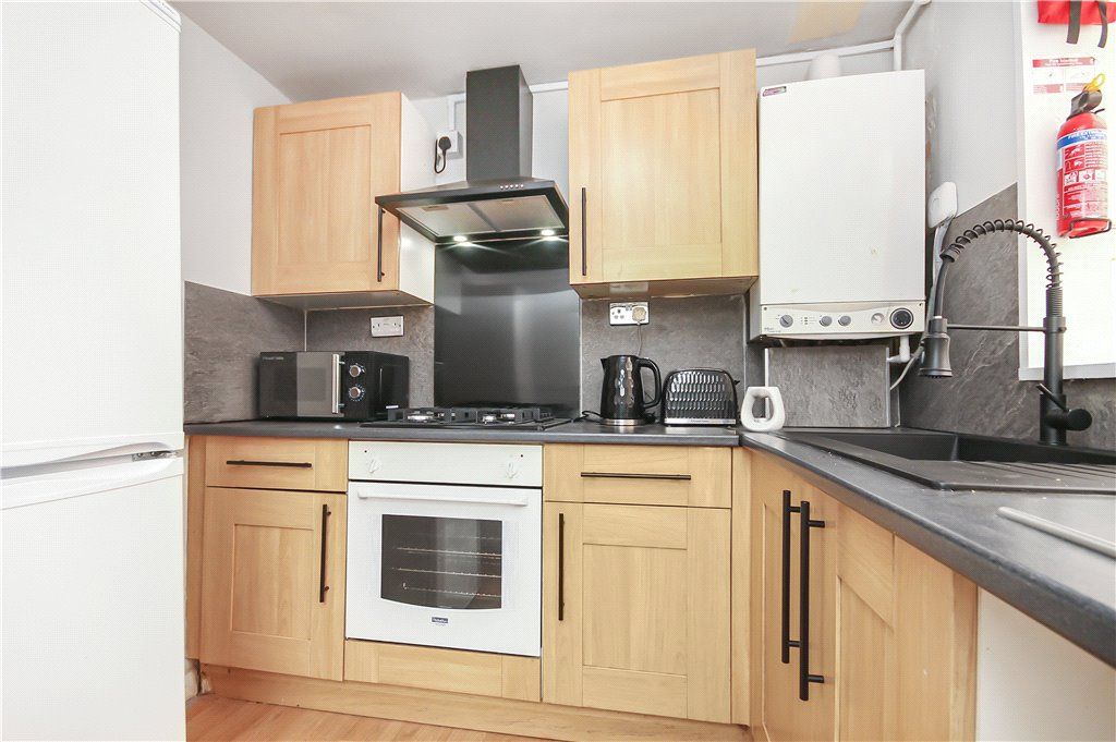 Property photo 2 of 7 Kitchen