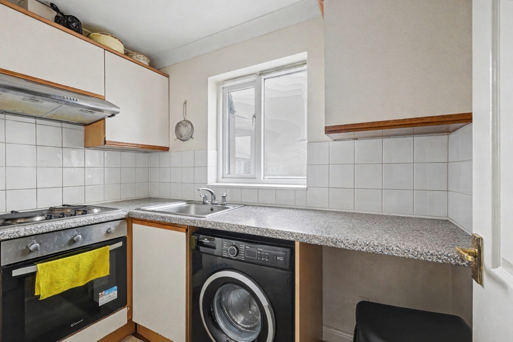 Property photo 3 of 7 Photo 5