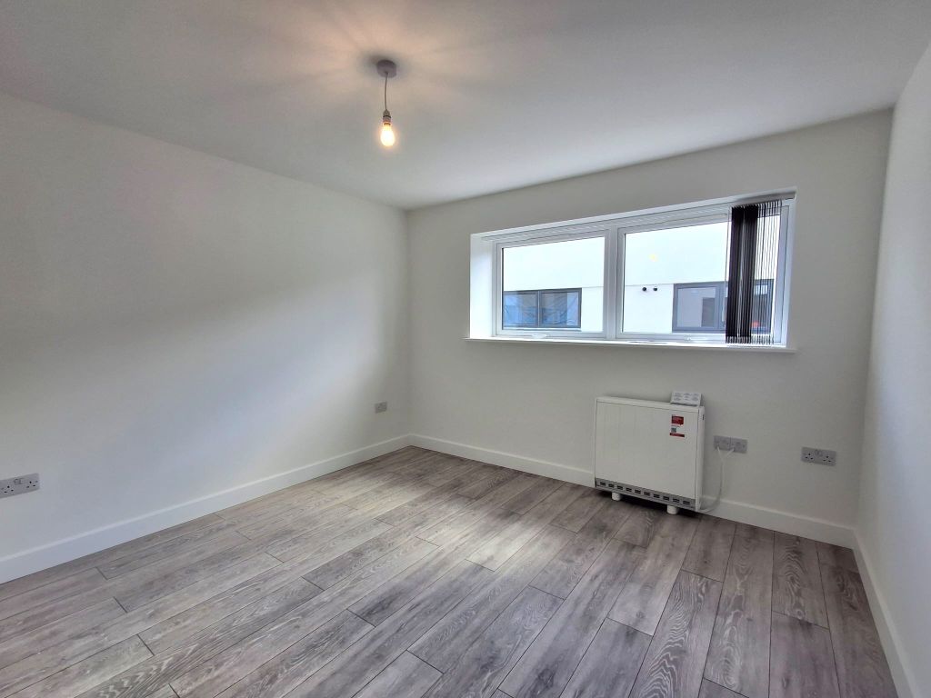 Property photo 3 of 6 Bedroom