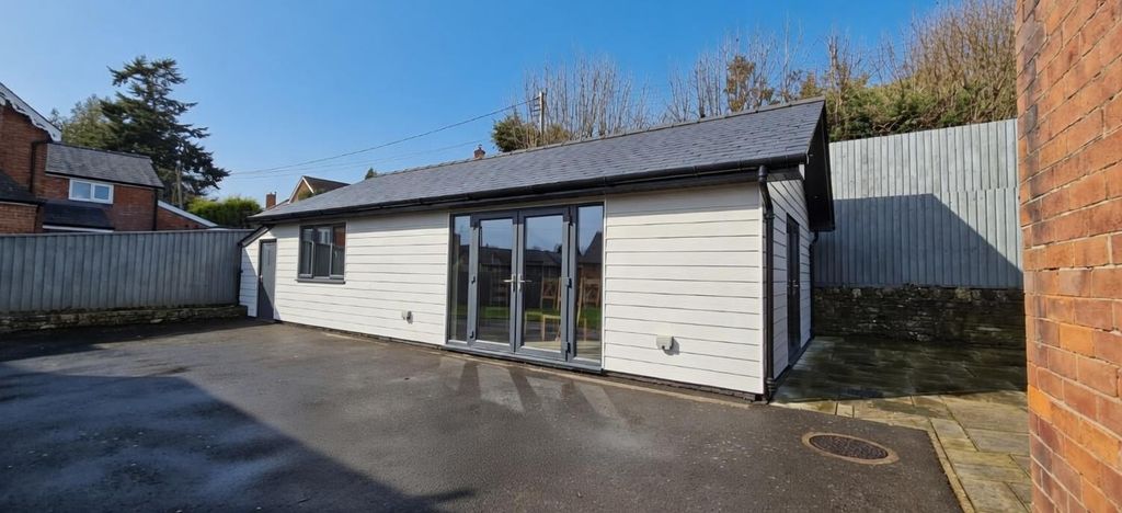 Additional image 12 of 4 bed property to rentVictoria Road, Kington HR5