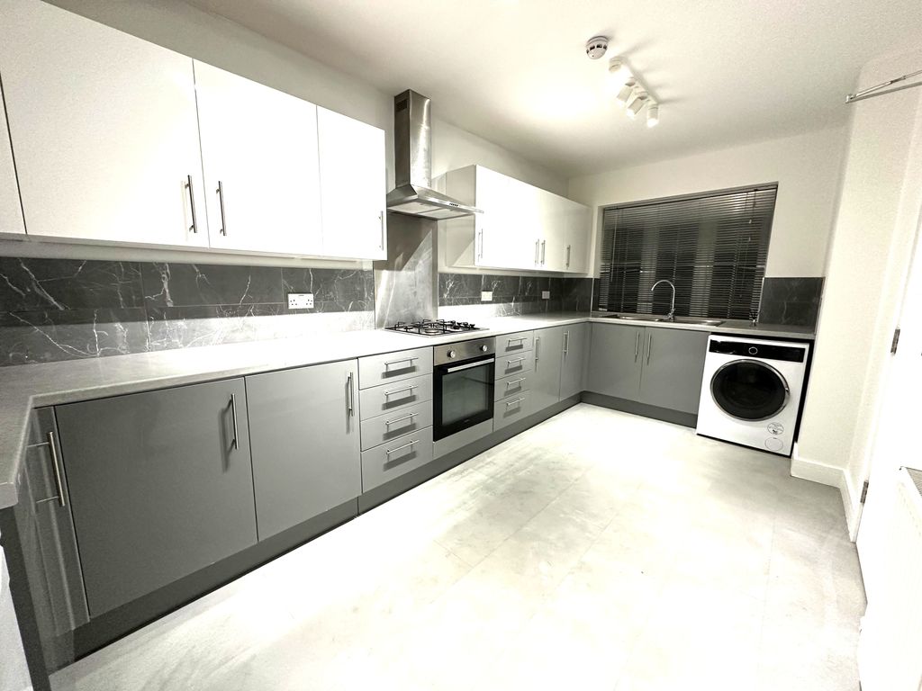 Property photo 2 of 14 Img_6494