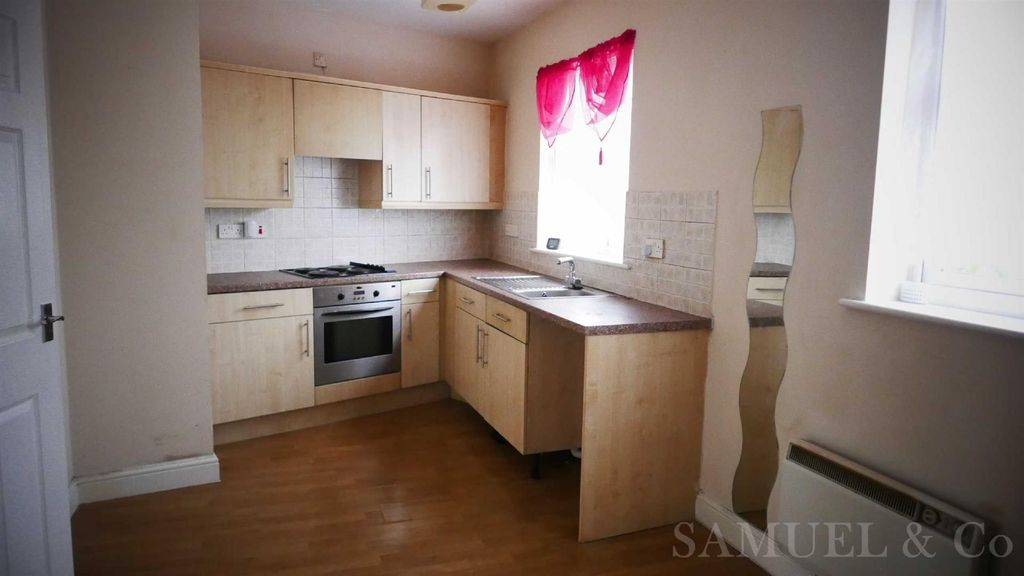 Property photo 2 of 8