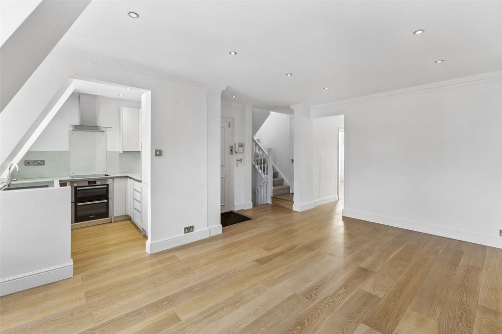 Property photo 2 of 11 Picture No. 29