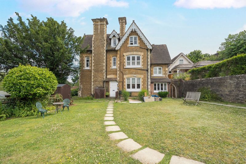 Property photo 1 of 11 Photo 9