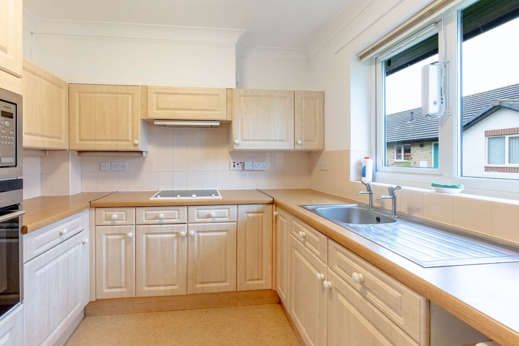 Property photo 3 of 8